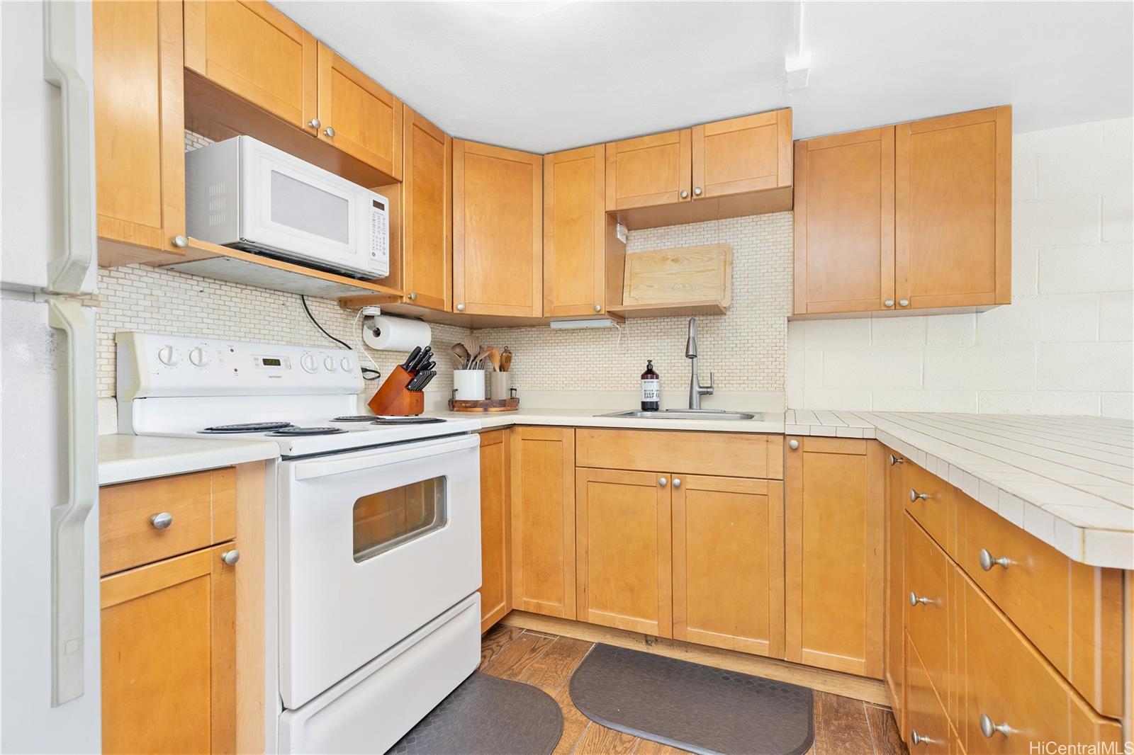 1415 Victoria Street  Unit 211