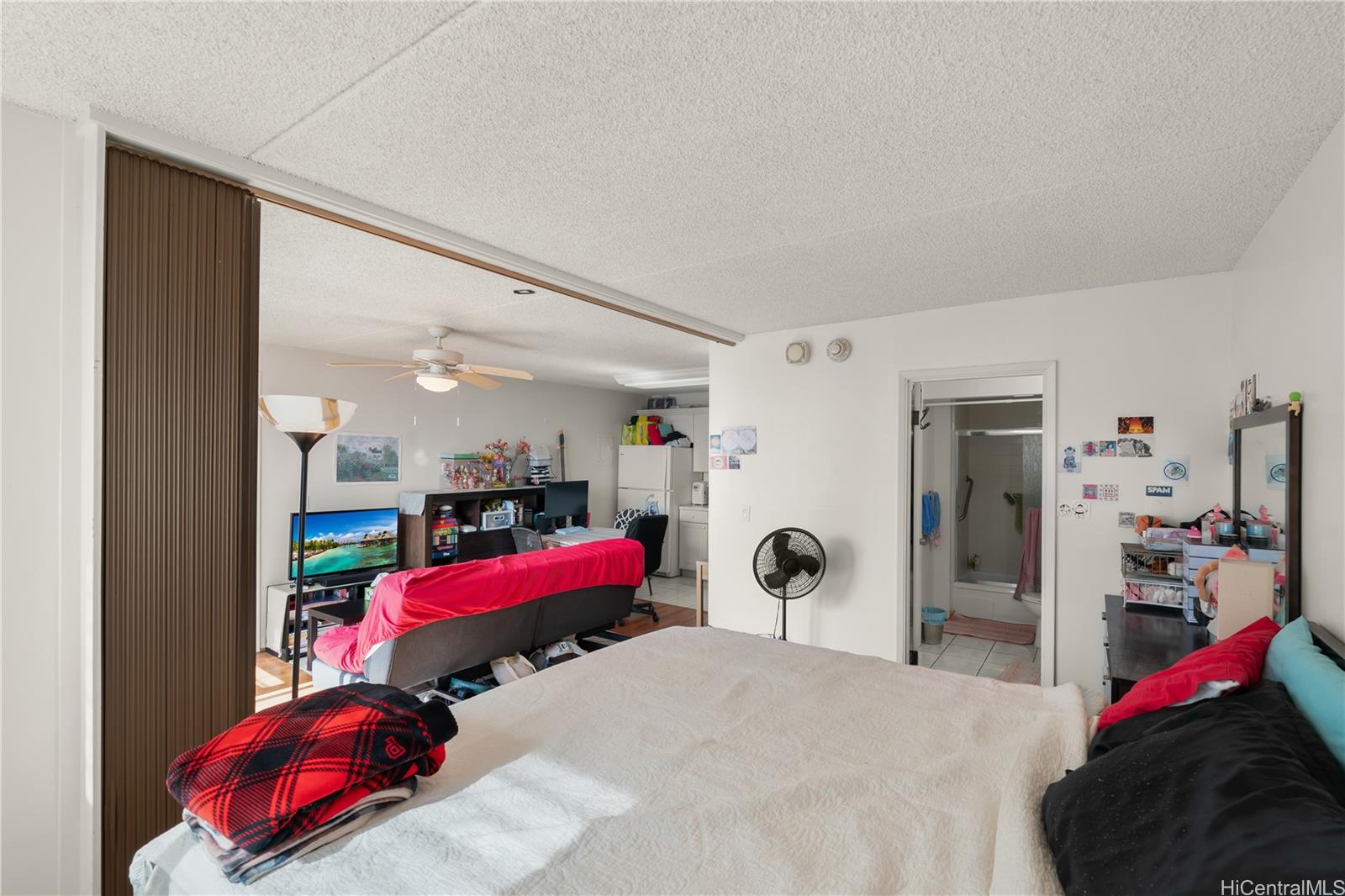 Photo 15 of 23