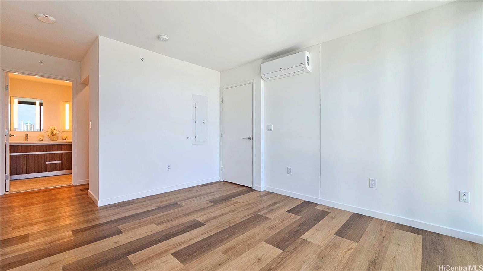 1500 Rycroft Street  Unit 3016R