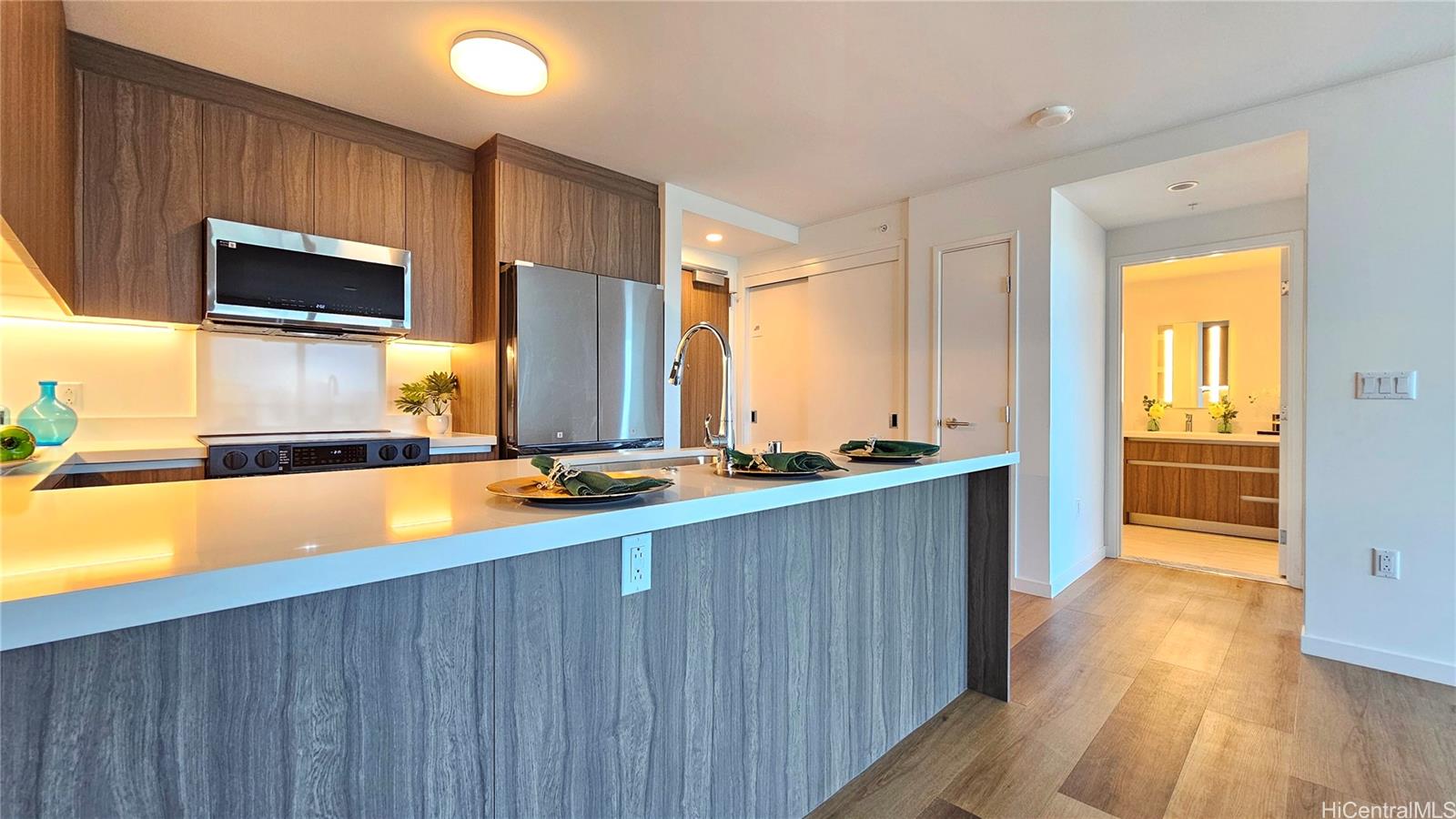 1500 Rycroft Street  Unit 3016R