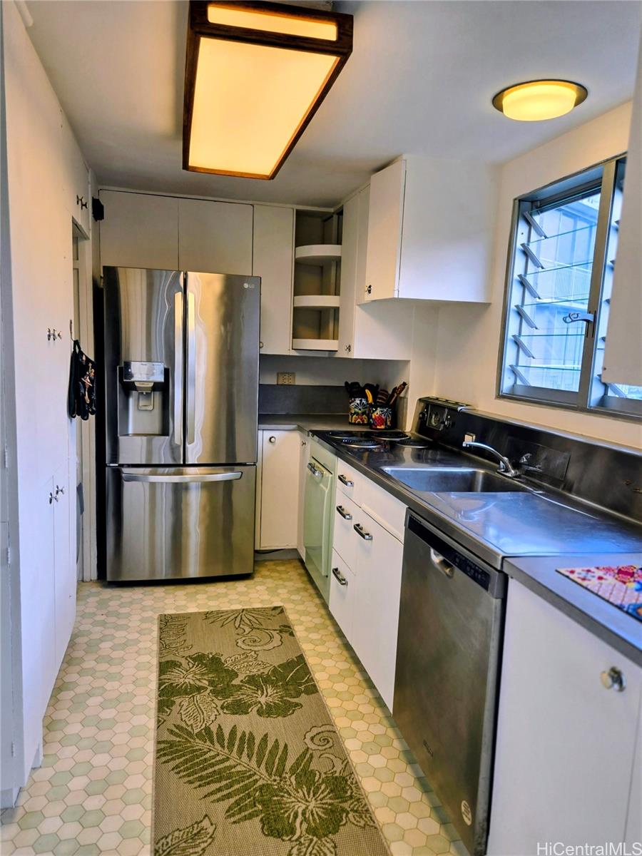 2969 Kalakaua Avenue  Unit 401