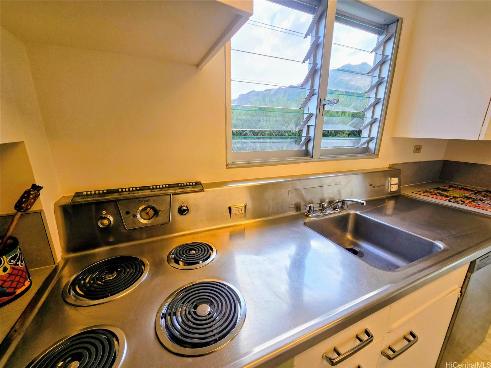 2969 Kalakaua Avenue  Unit 401