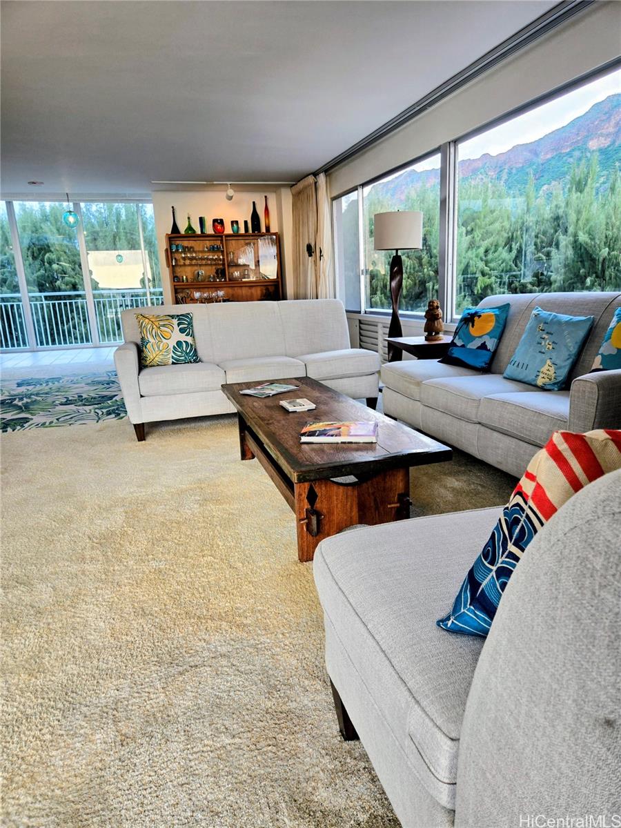 2969 Kalakaua Avenue  Unit 401