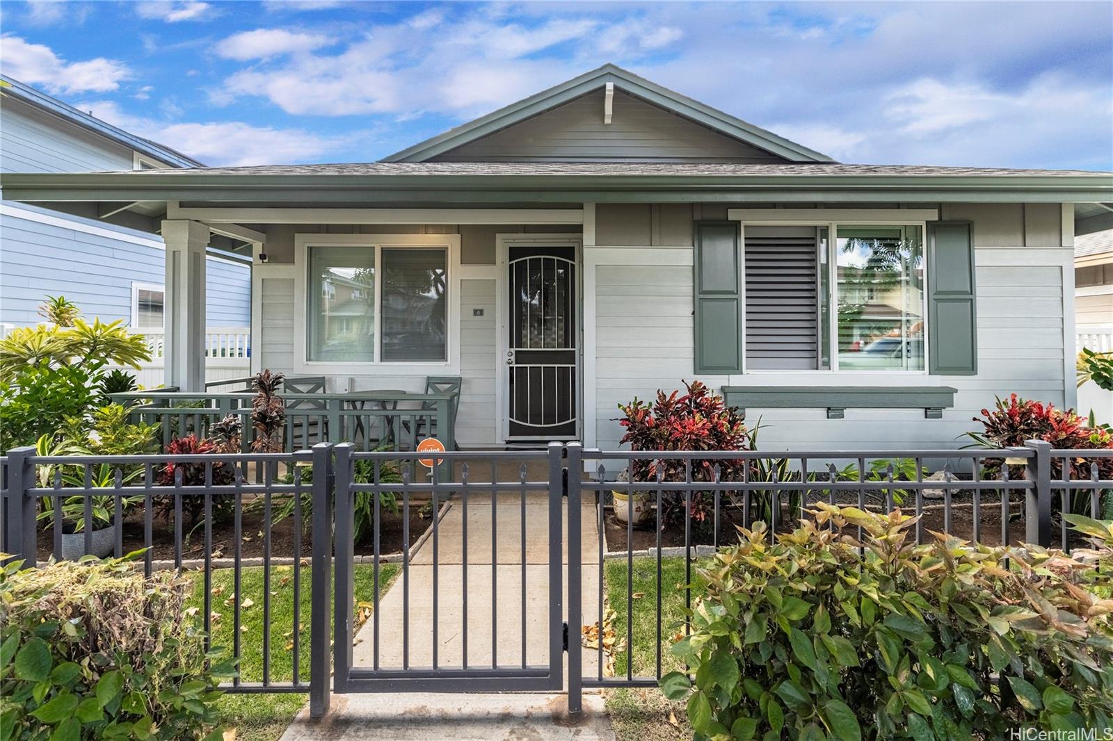 460 Kamaaha Avenue 6