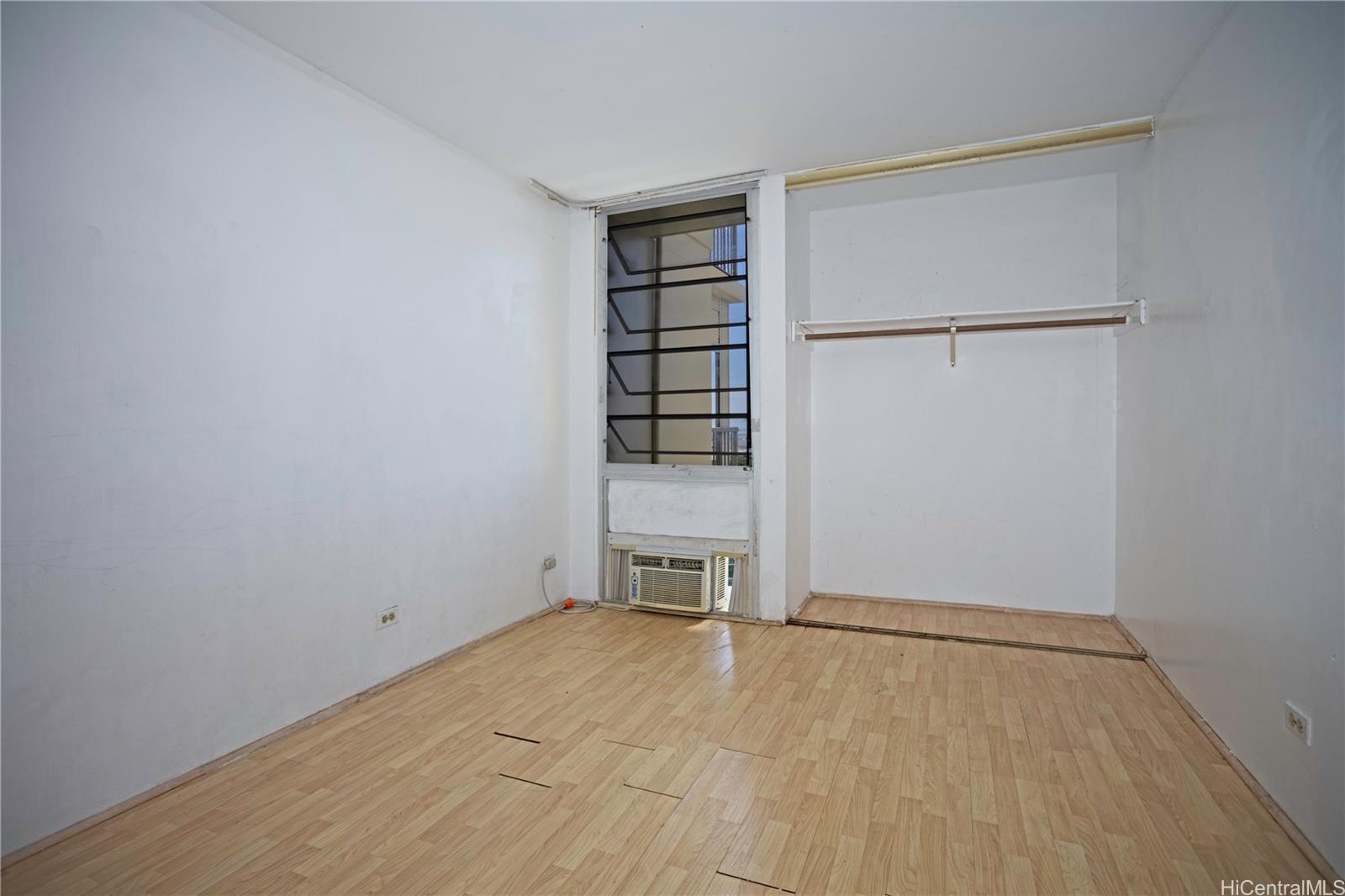 Photo 10 of 25
