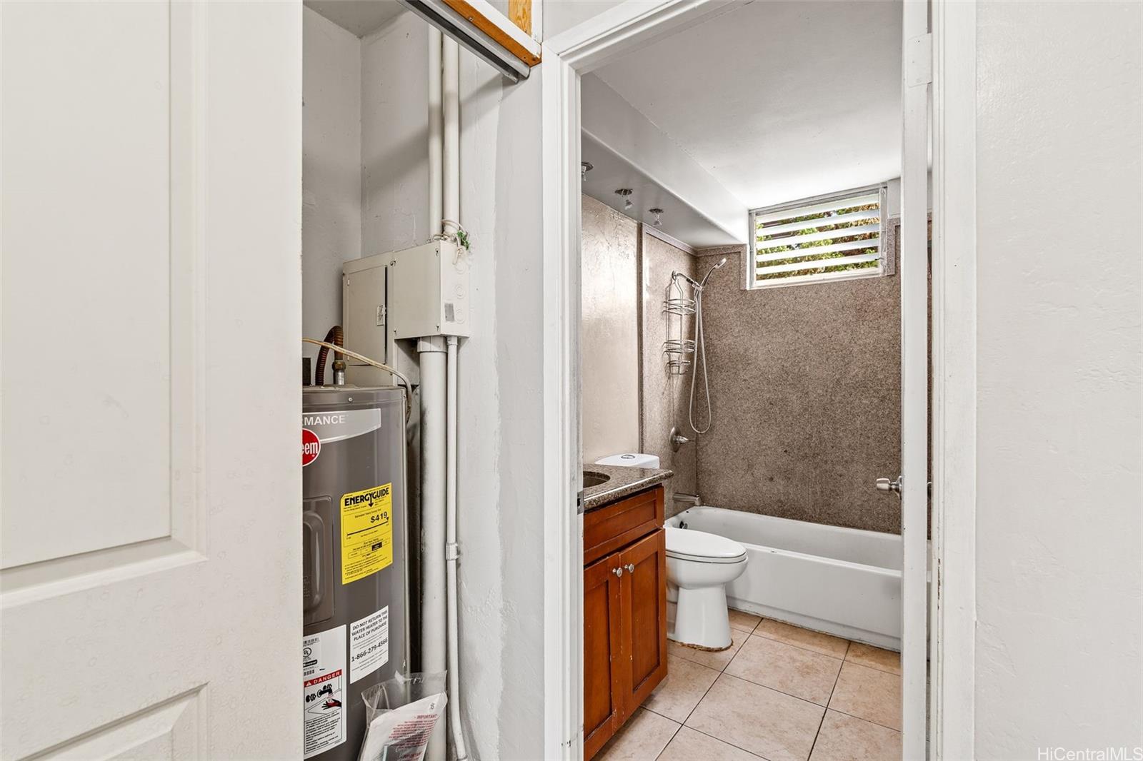 94-011 Waipahu Street  Unit D112