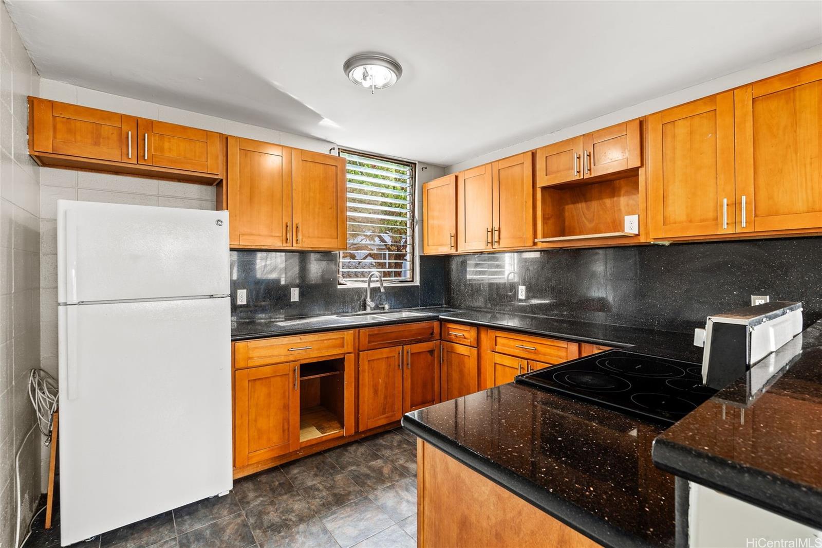 94-011 Waipahu Street  Unit D112