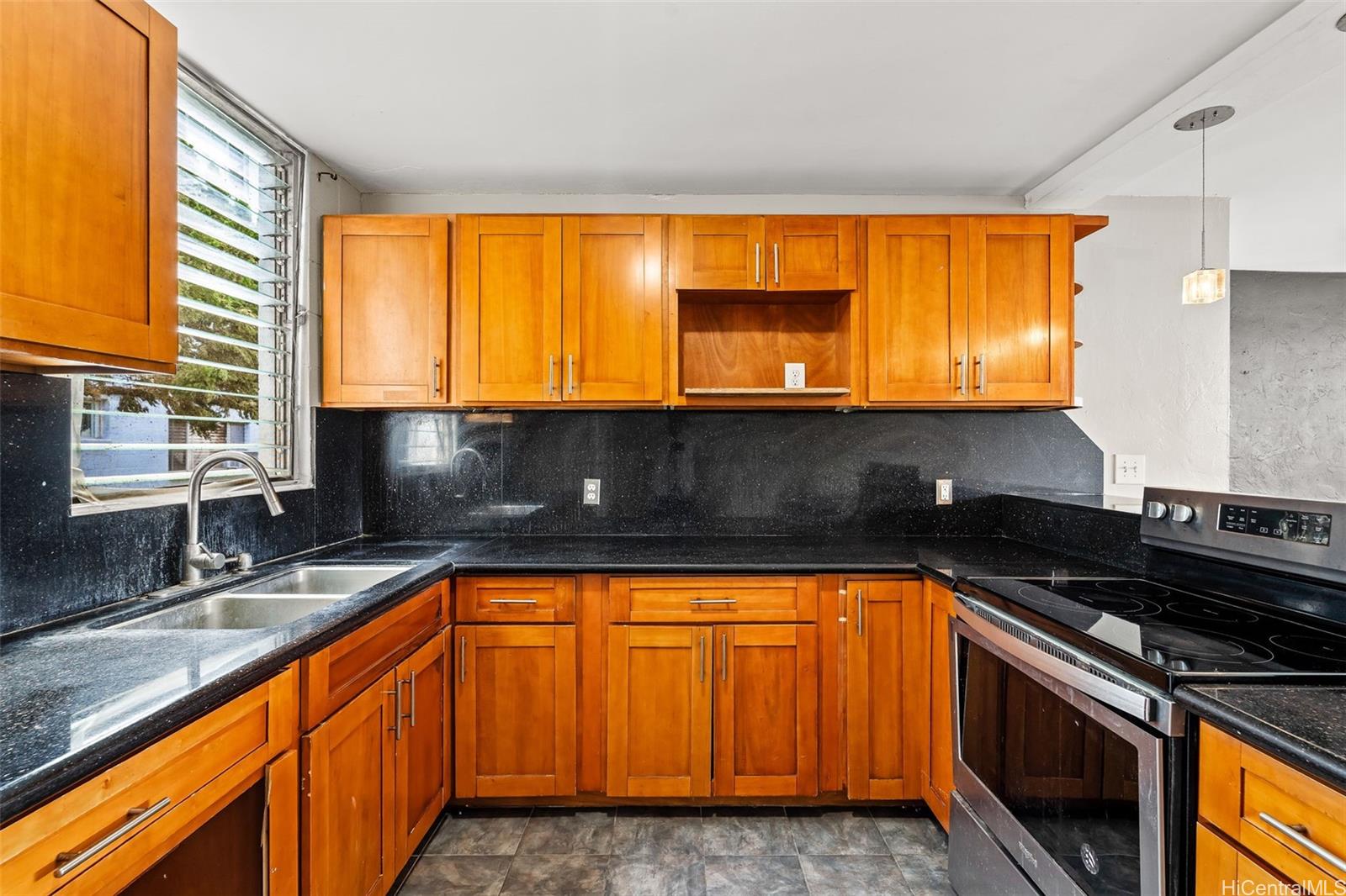 94-011 Waipahu Street  Unit D112