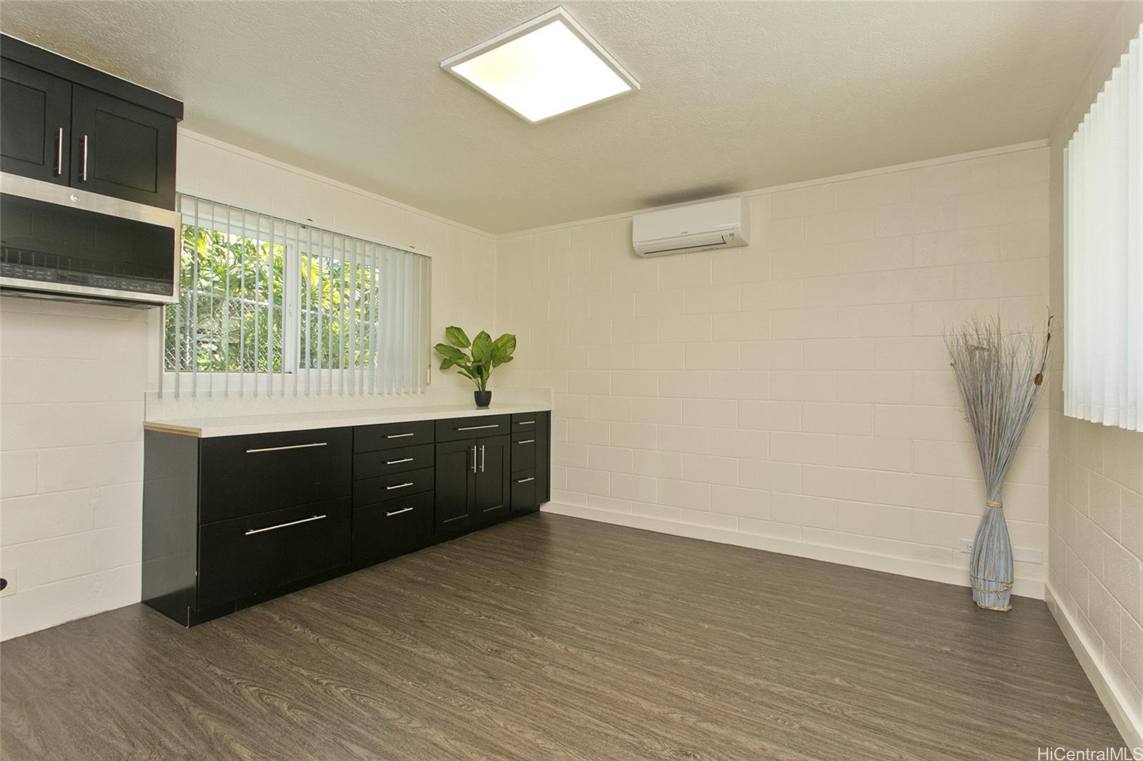 Photo 6 of 21