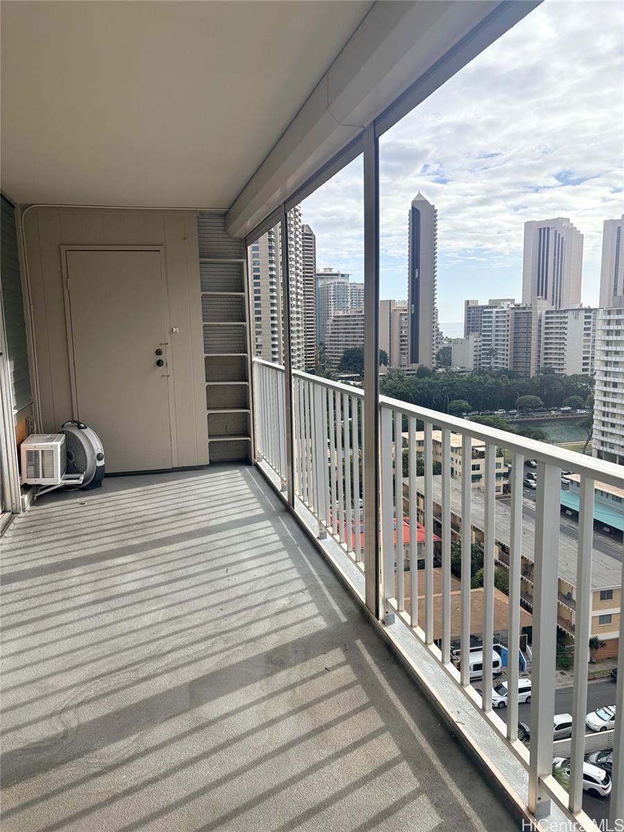 Photo 12 of 21