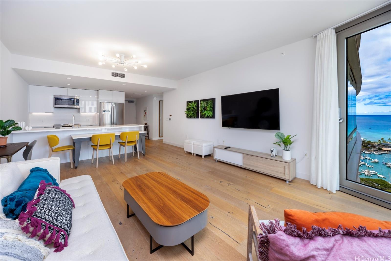 1001 Queen Street 3003