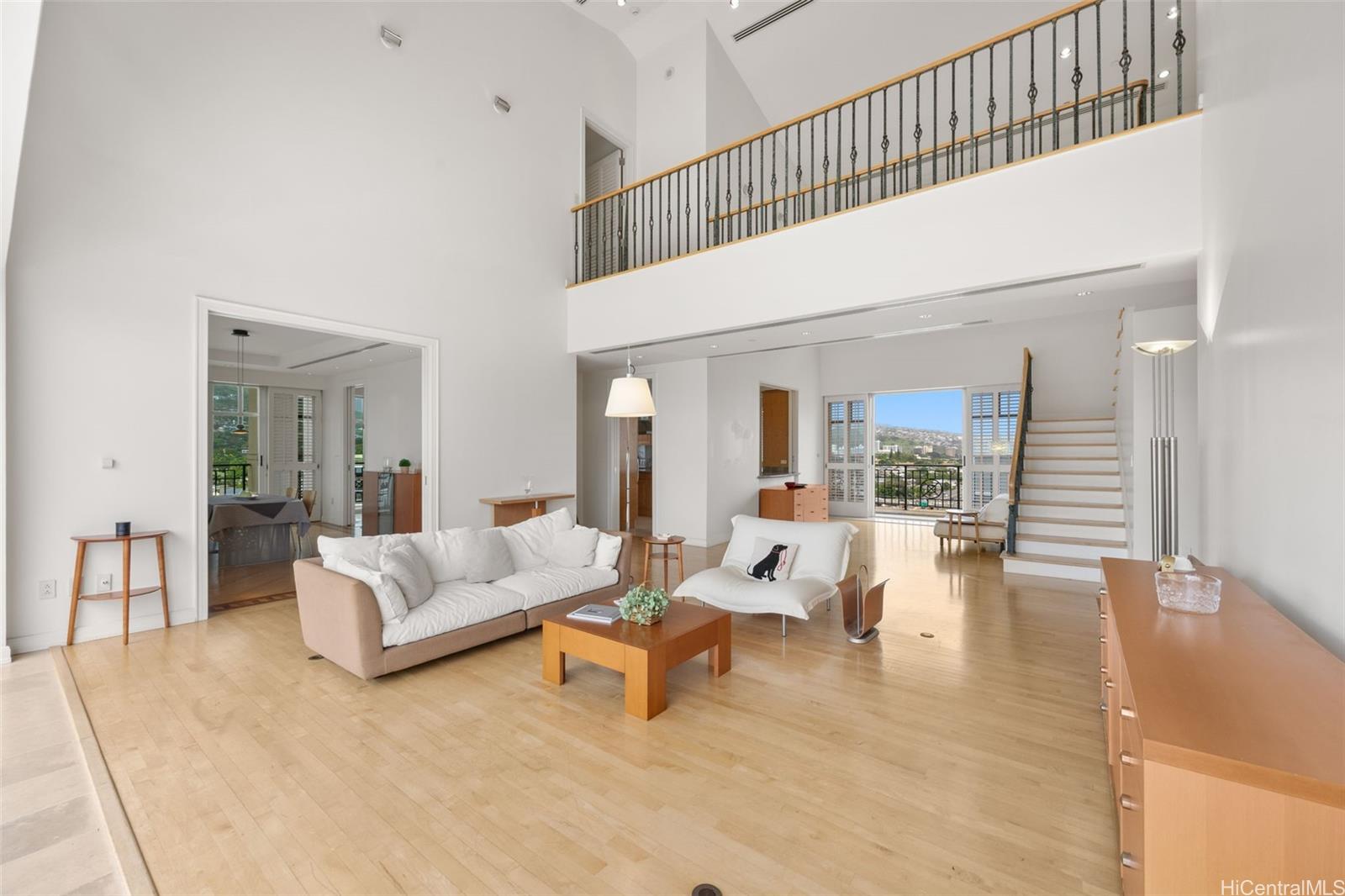 Photo 9 of 24