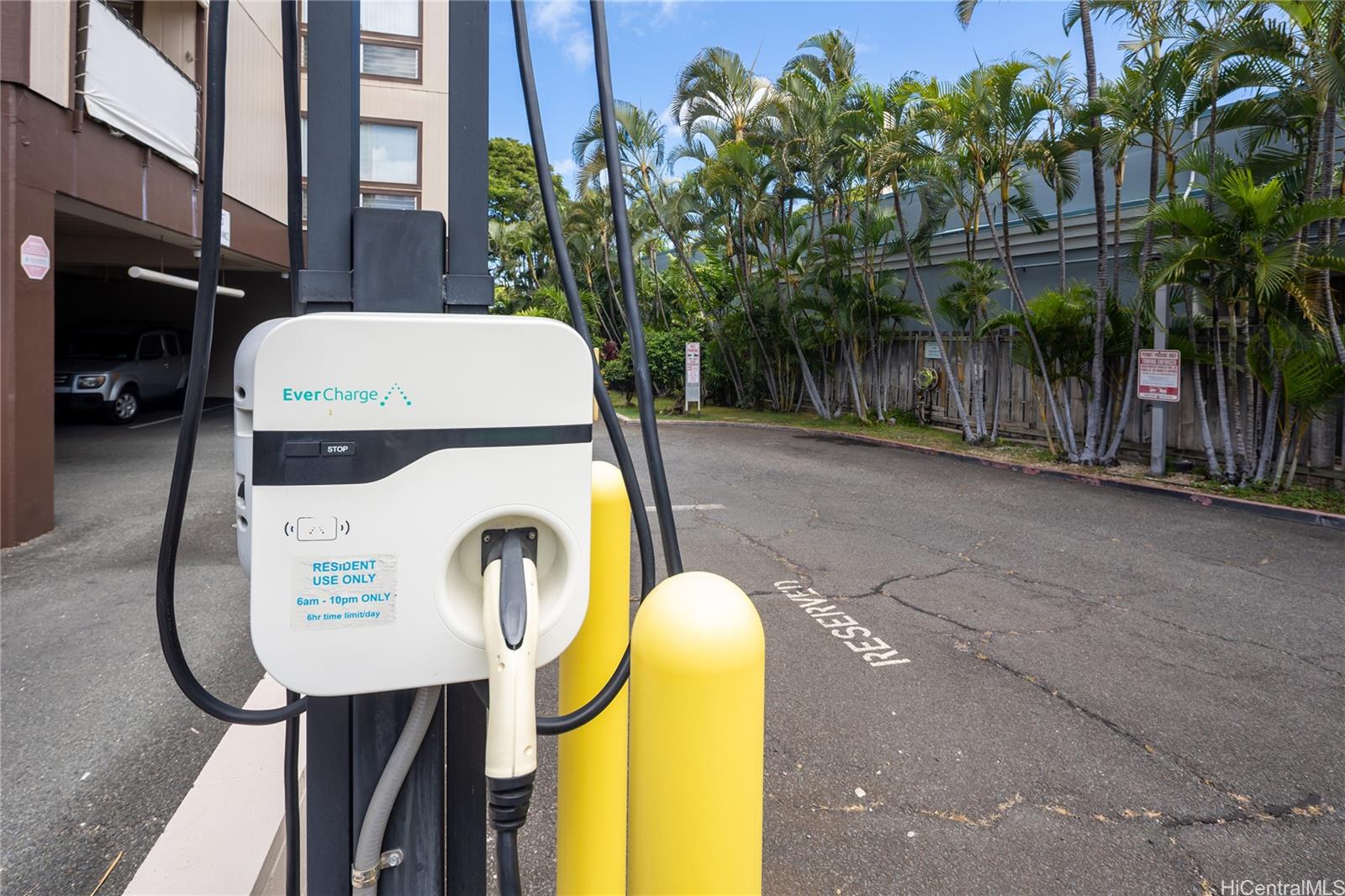 3721 Kanaina Avenue  Unit 305