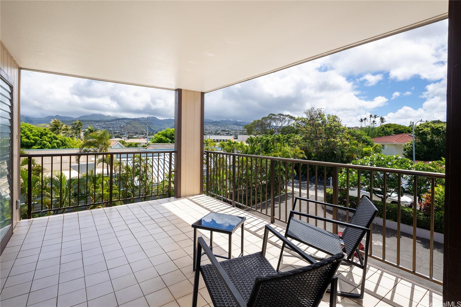 3721 Kanaina Avenue  Unit 305