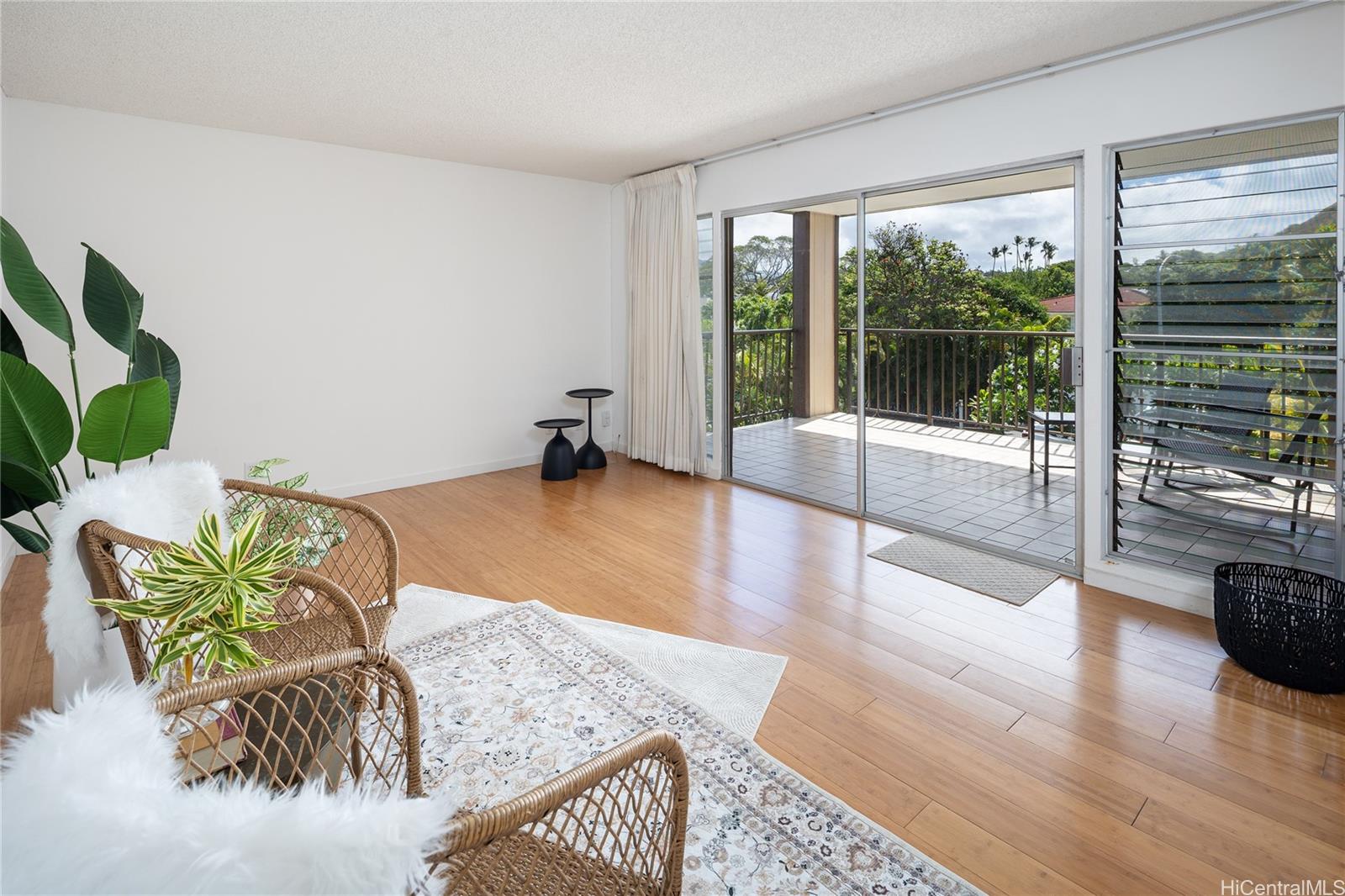 3721 Kanaina Avenue  Unit 305