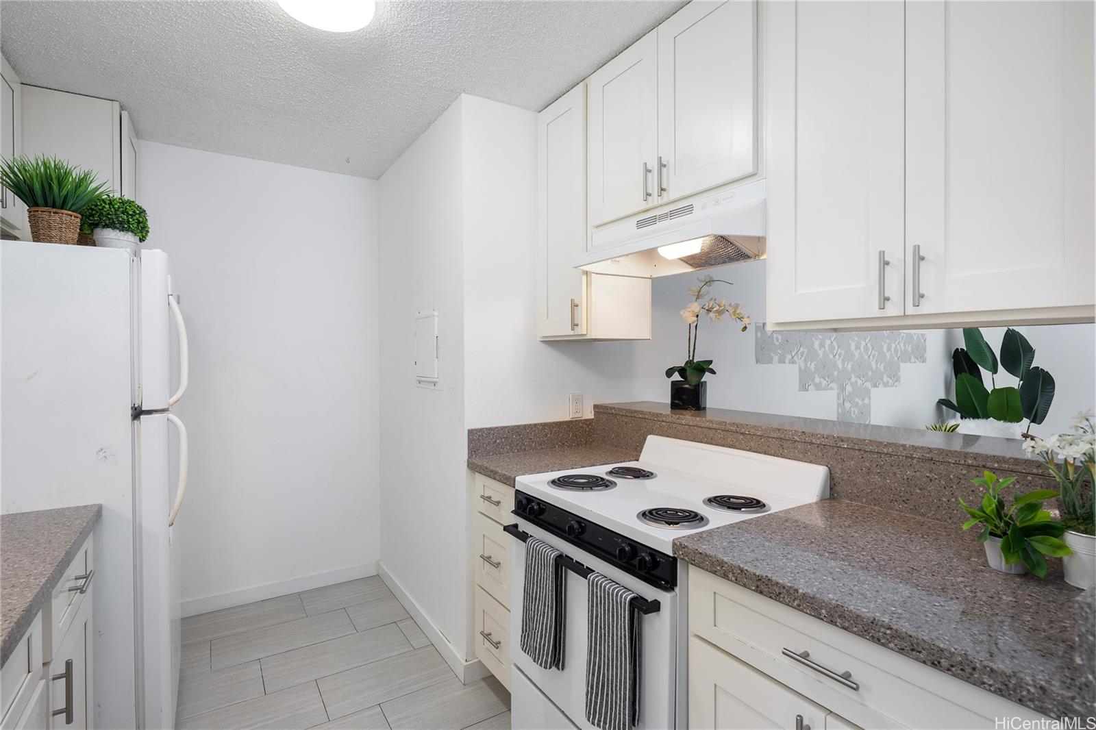 3721 Kanaina Avenue  Unit 305