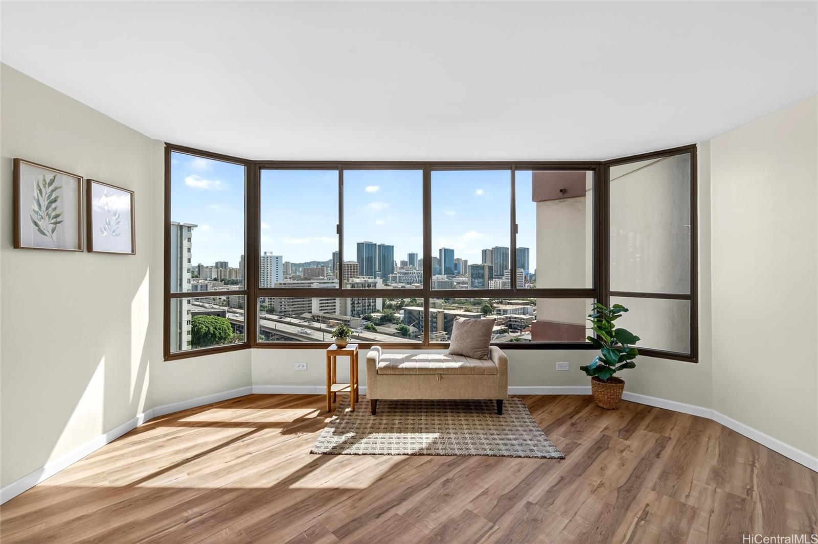 1050 Lunalilo Street  Unit 1006