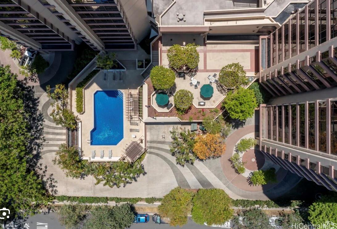 1050 Lunalilo Street  Unit 1006