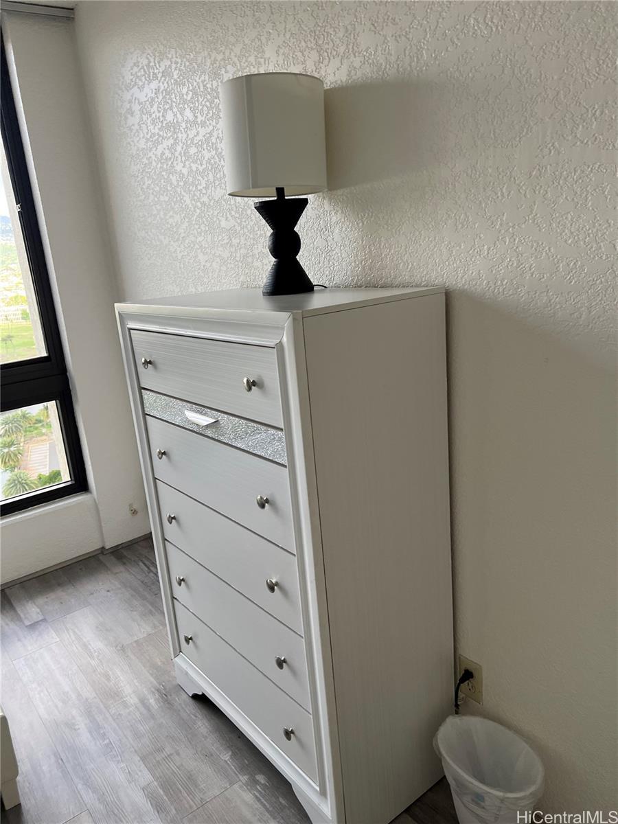 Photo 10 of 25
