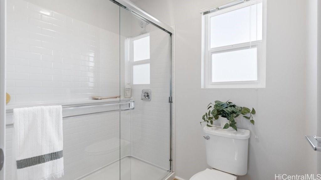 Photo 16 of 24
