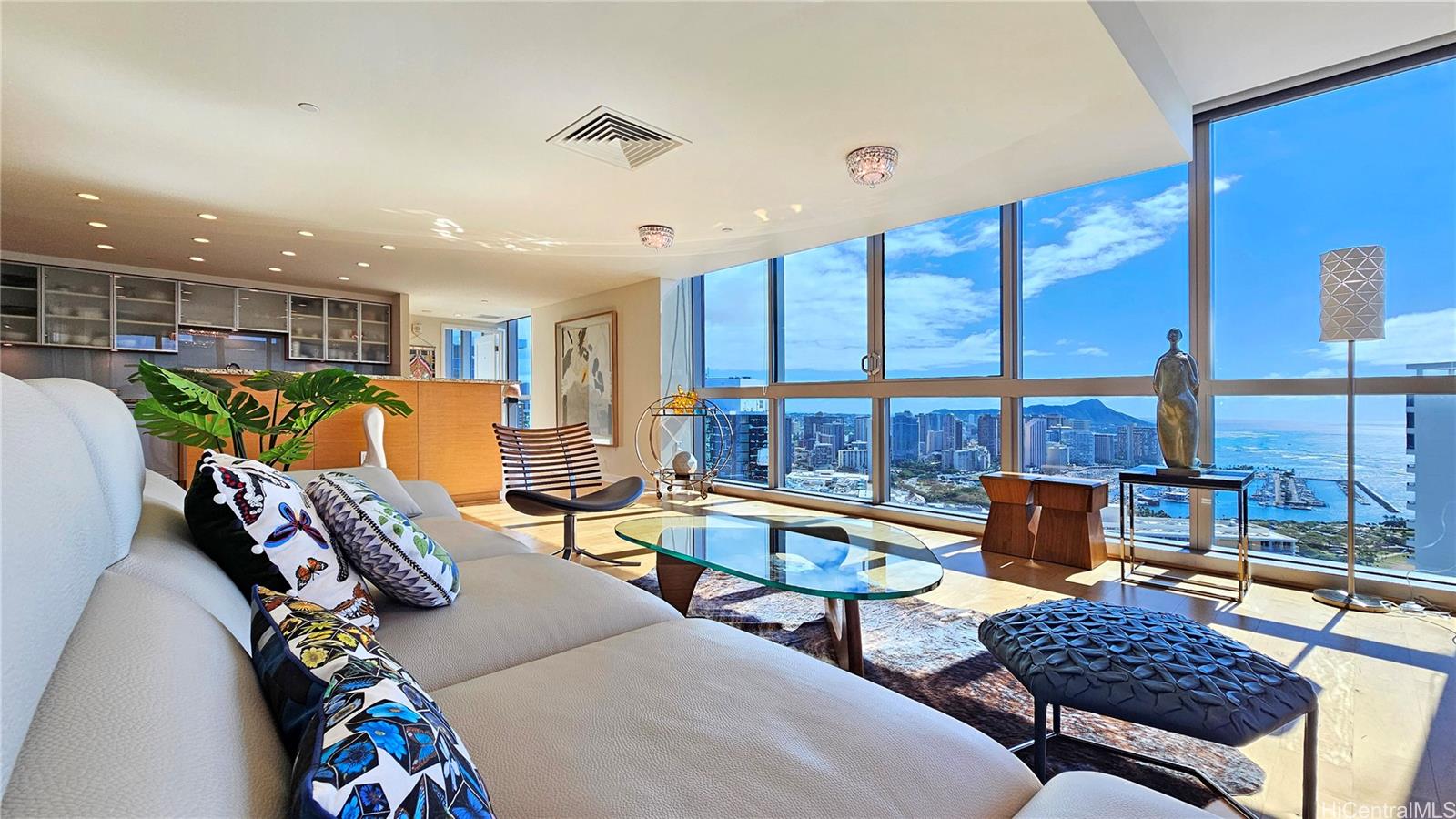 1177 Queen Street 4610