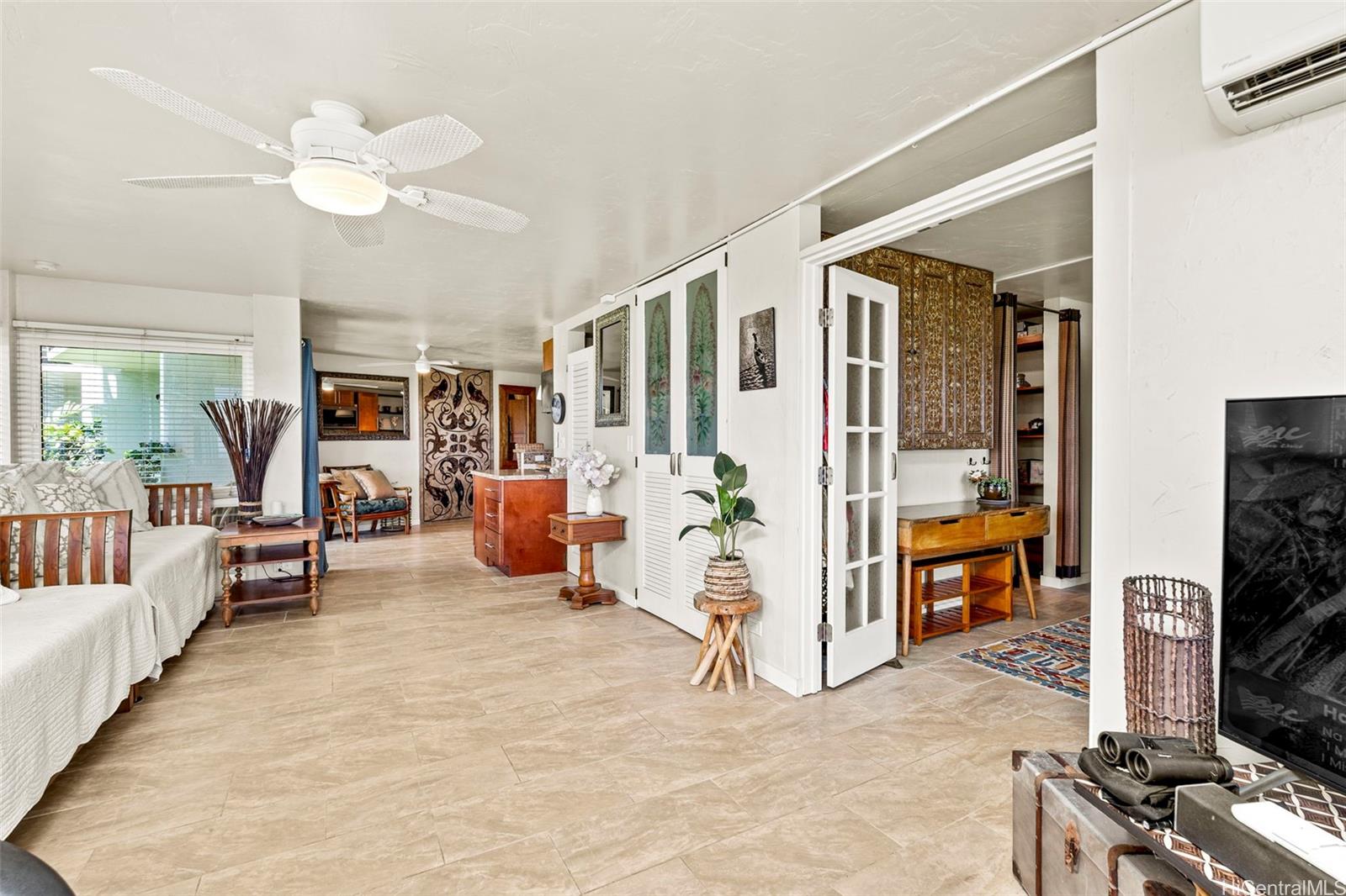 87-561 Farrington Highway  Unit 102