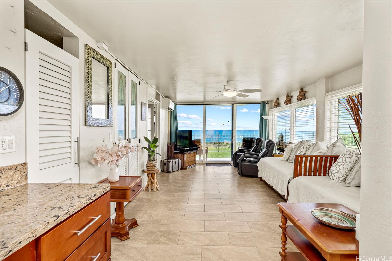 87-561 Farrington Highway  Unit 102