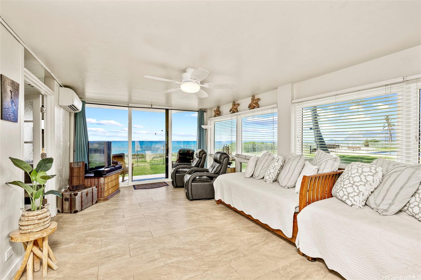 87-561 Farrington Highway  Unit 102
