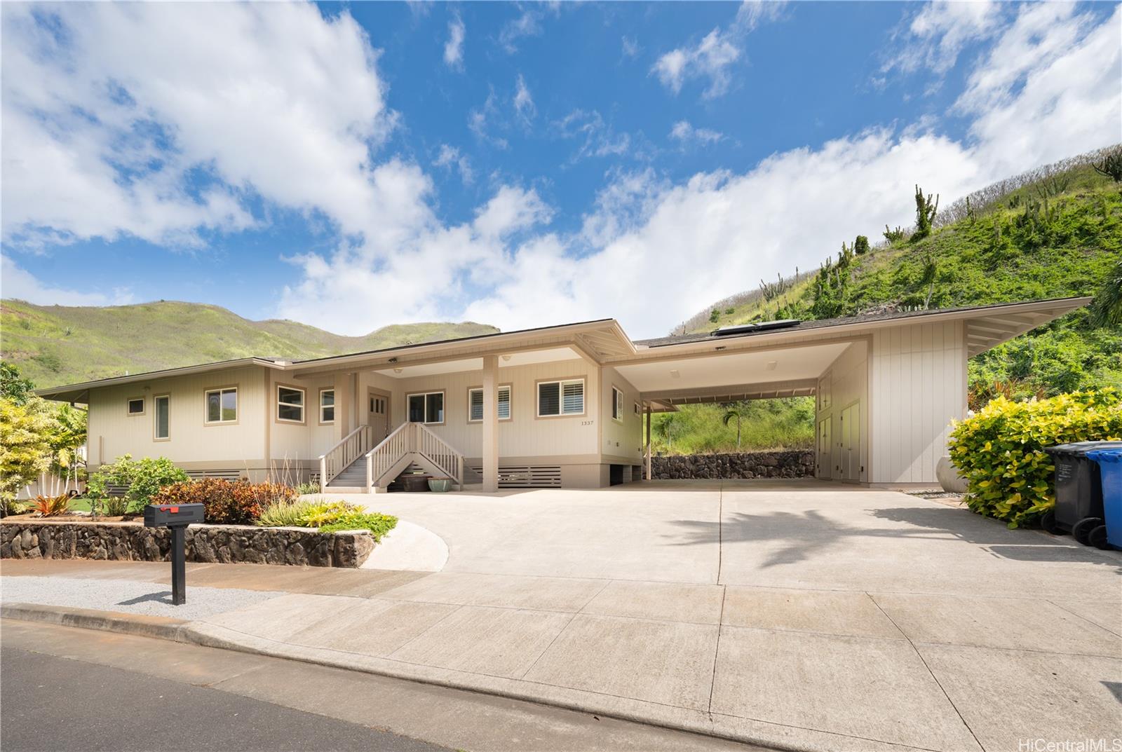 1337 Kuuna Place