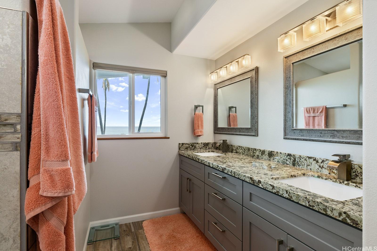 Photo 14 of 25