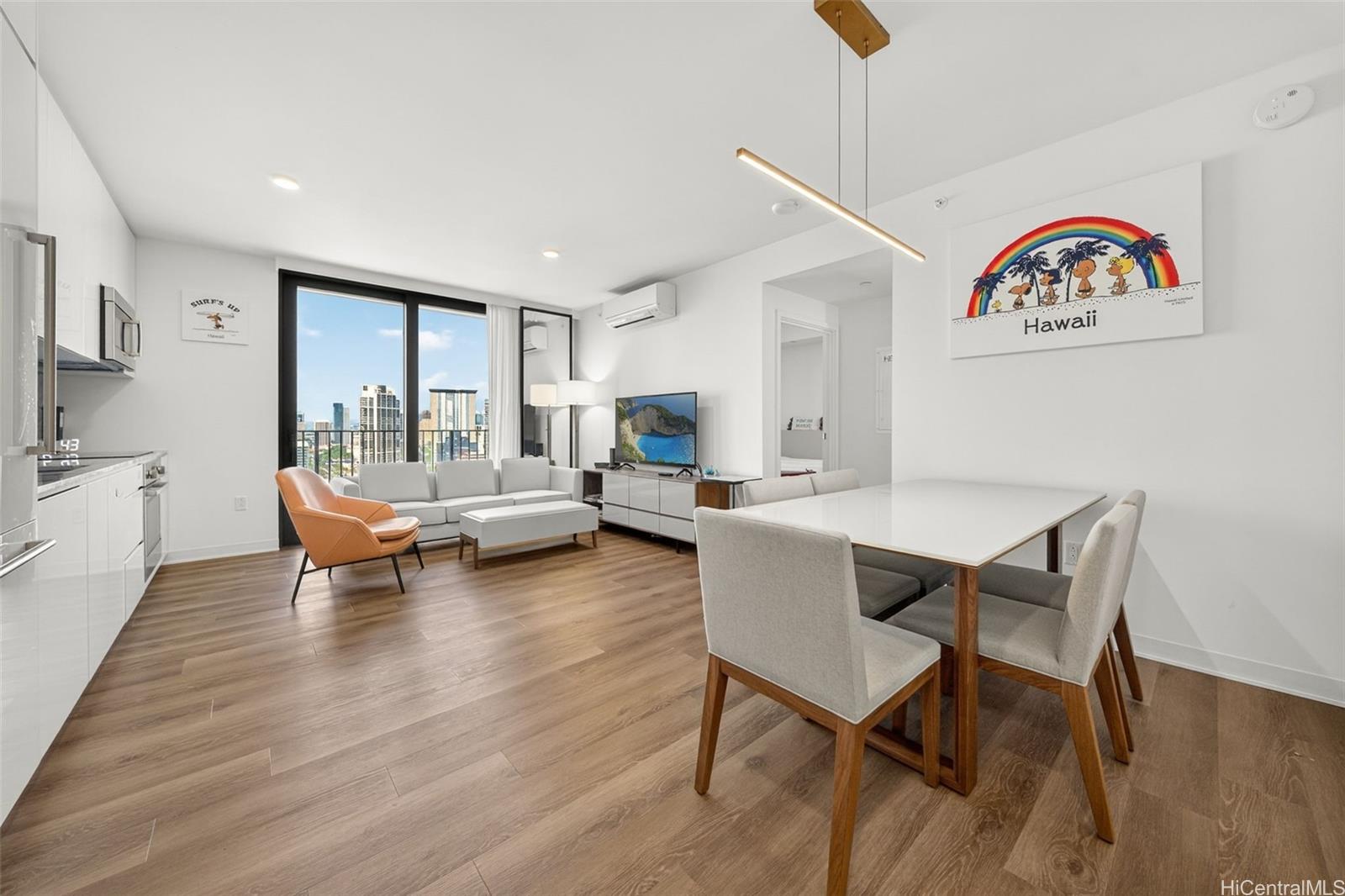 987 Queen Street  Unit 2303