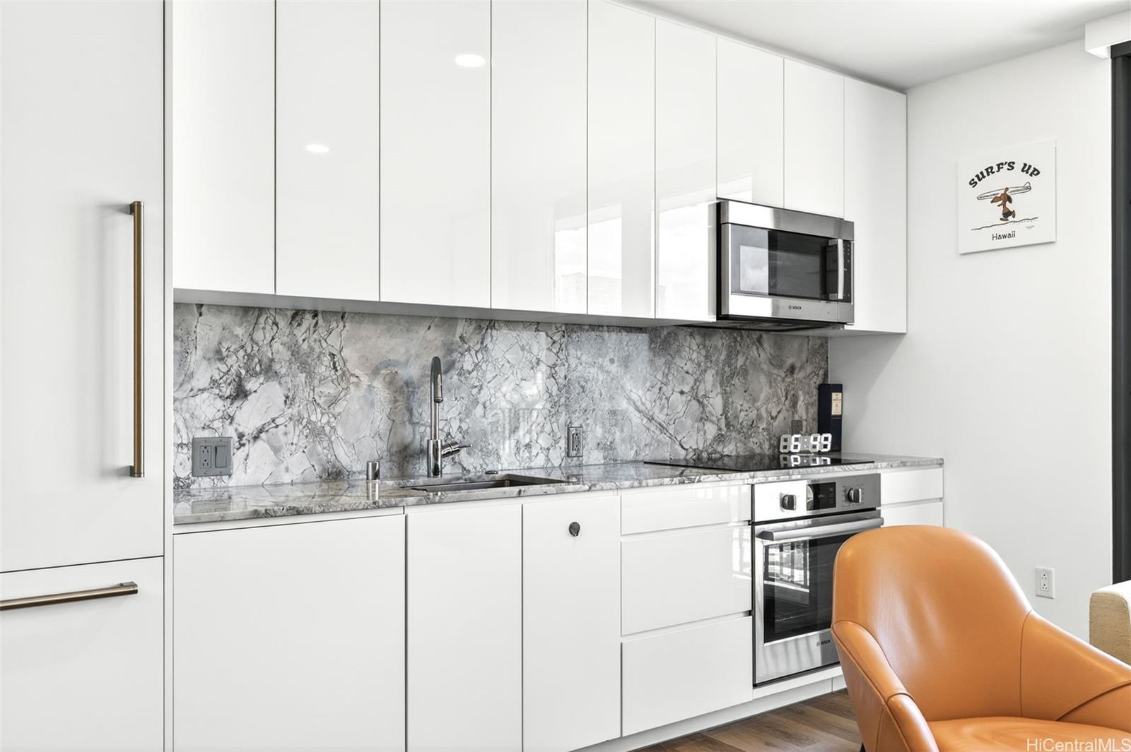 987 Queen Street  Unit 2303