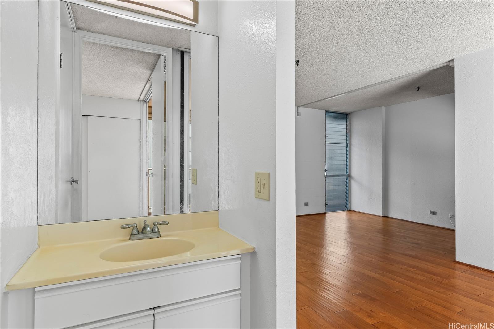 1226 Alexander Street  Unit 1403