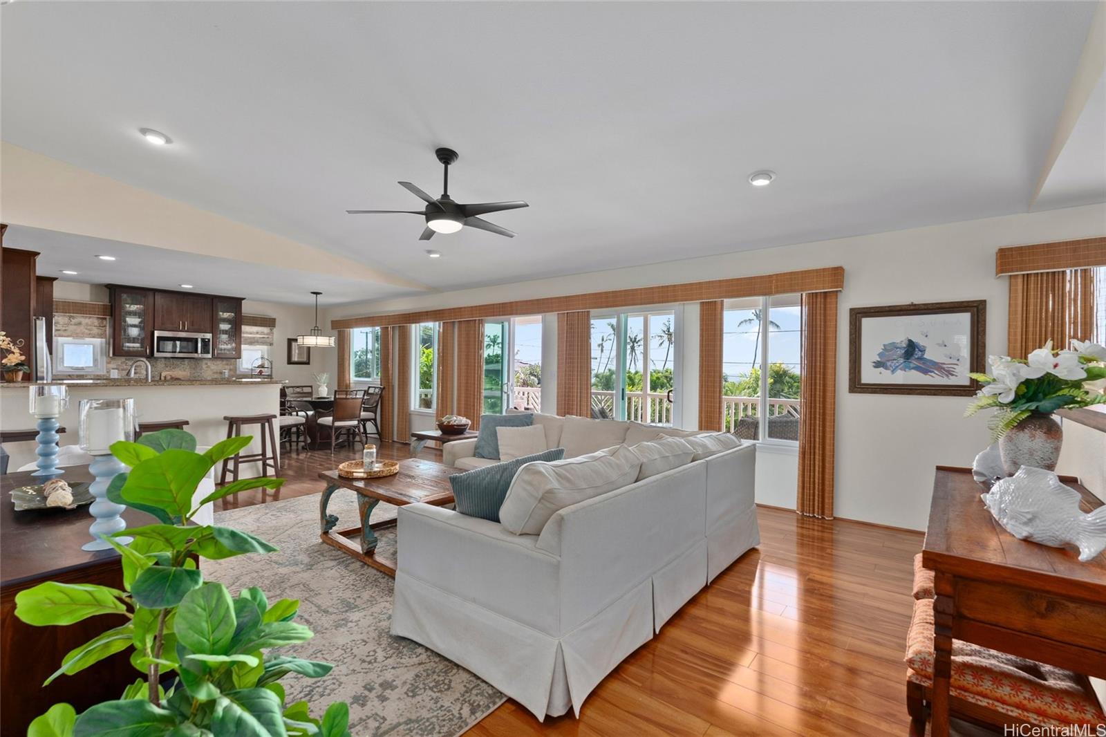 Photo 8 of 25