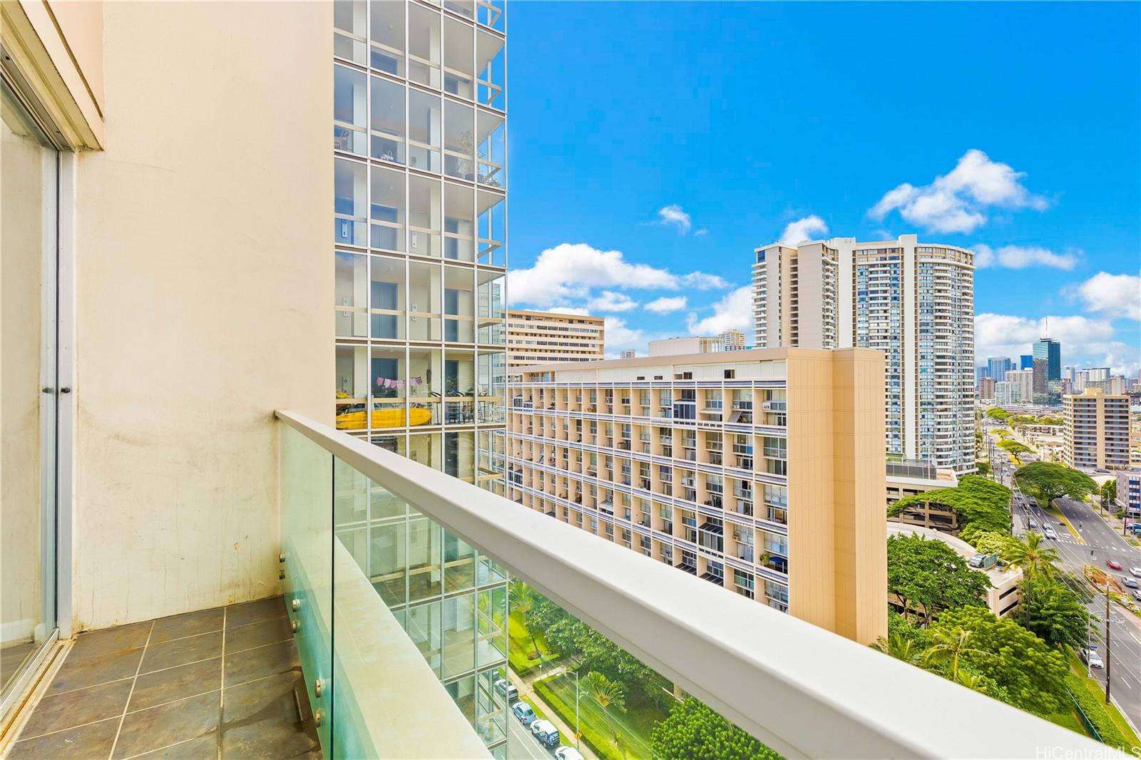 555 University Avenue  Unit 1904