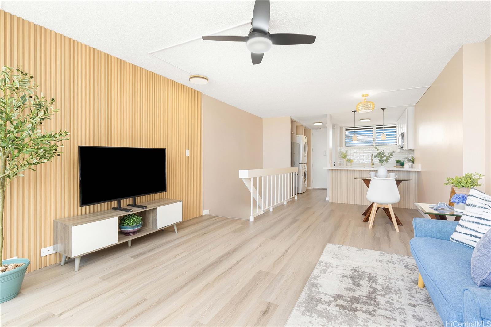 555 University Avenue  Unit 1904
