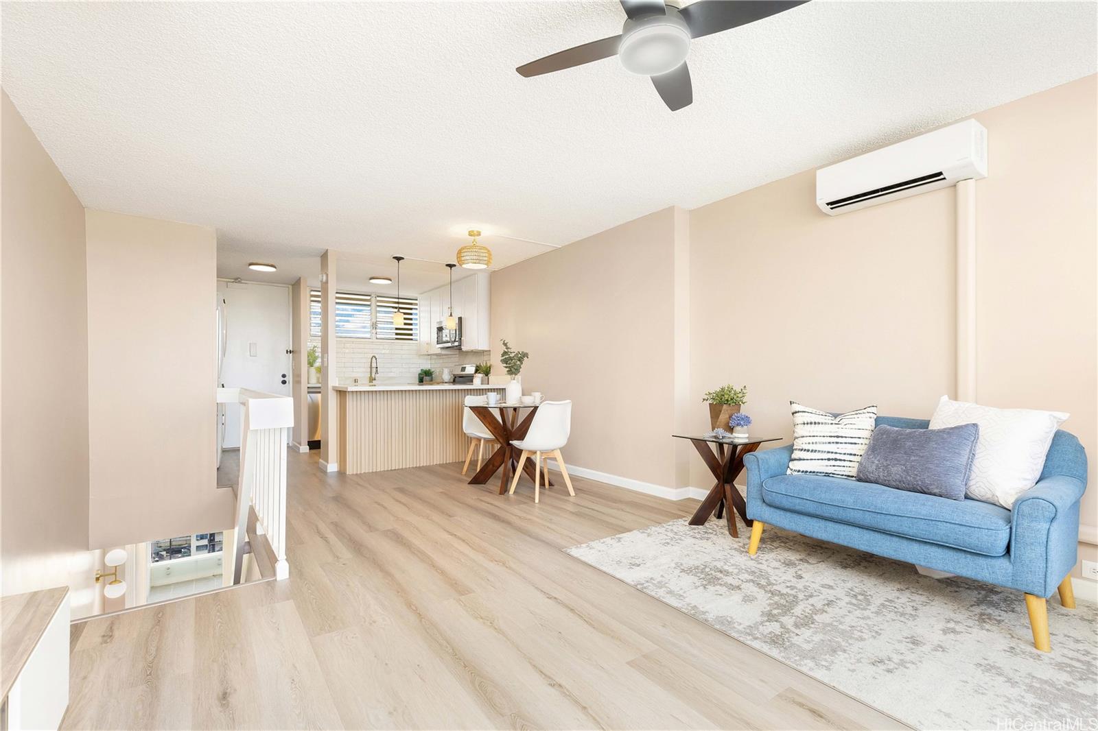 555 University Avenue  Unit 1904
