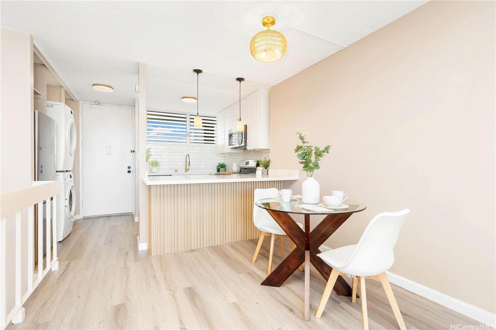 555 University Avenue  Unit 1904