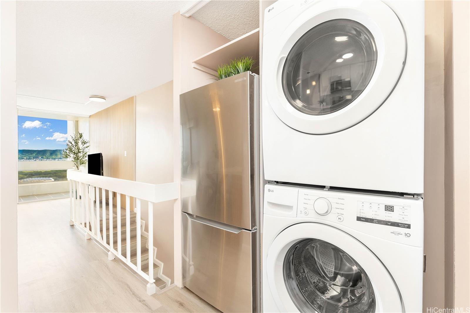 555 University Avenue  Unit 1904