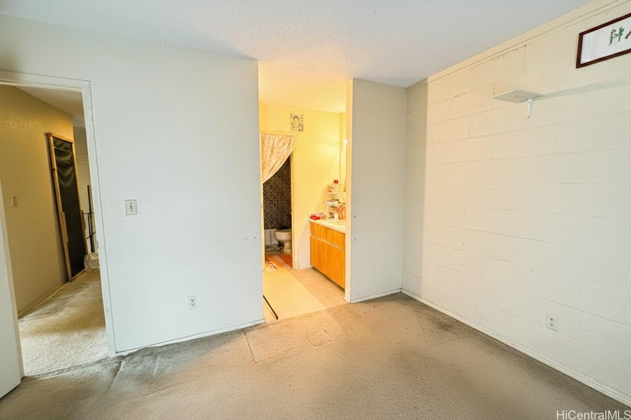 Photo 12 of 25
