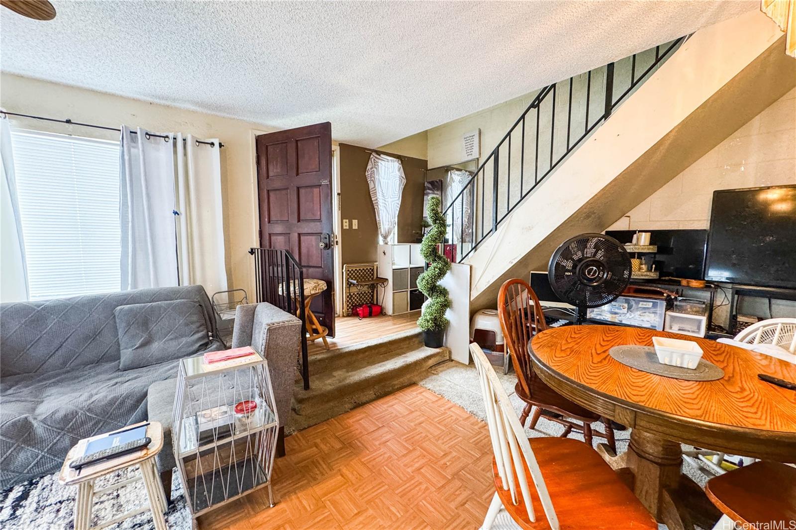 Photo 2 of 25
