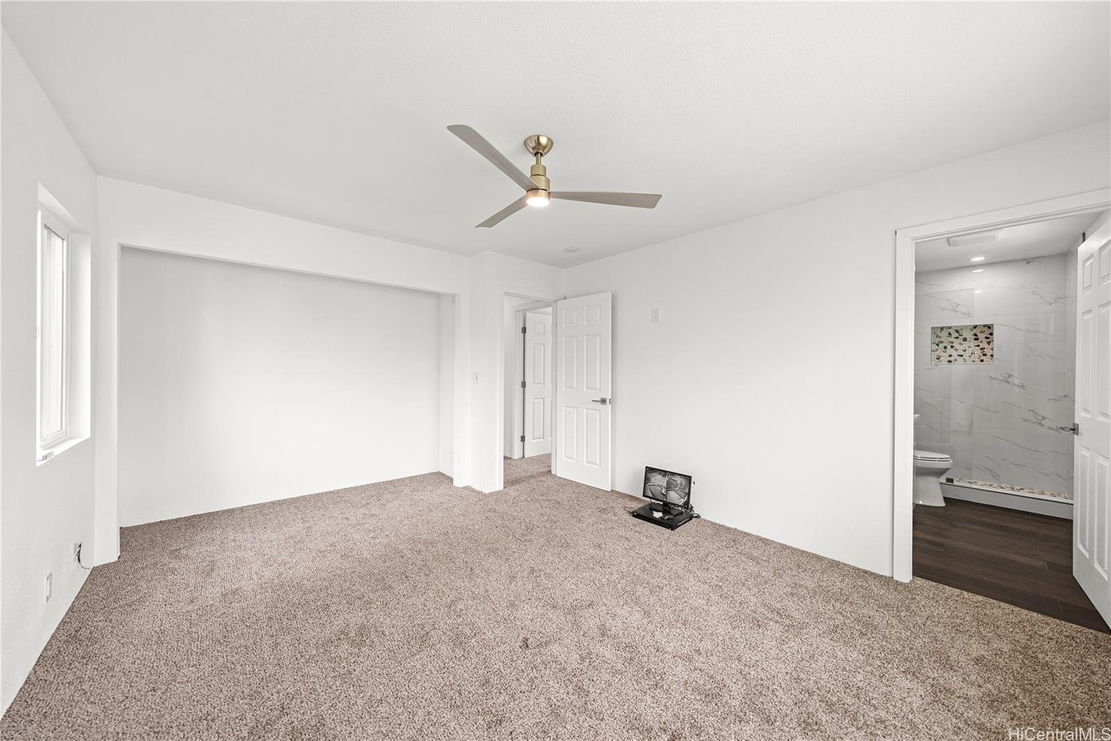 87-310 Kulawae Street