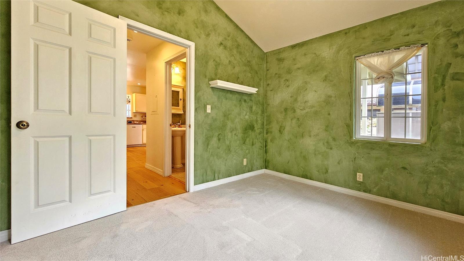 Photo 11 of 25
