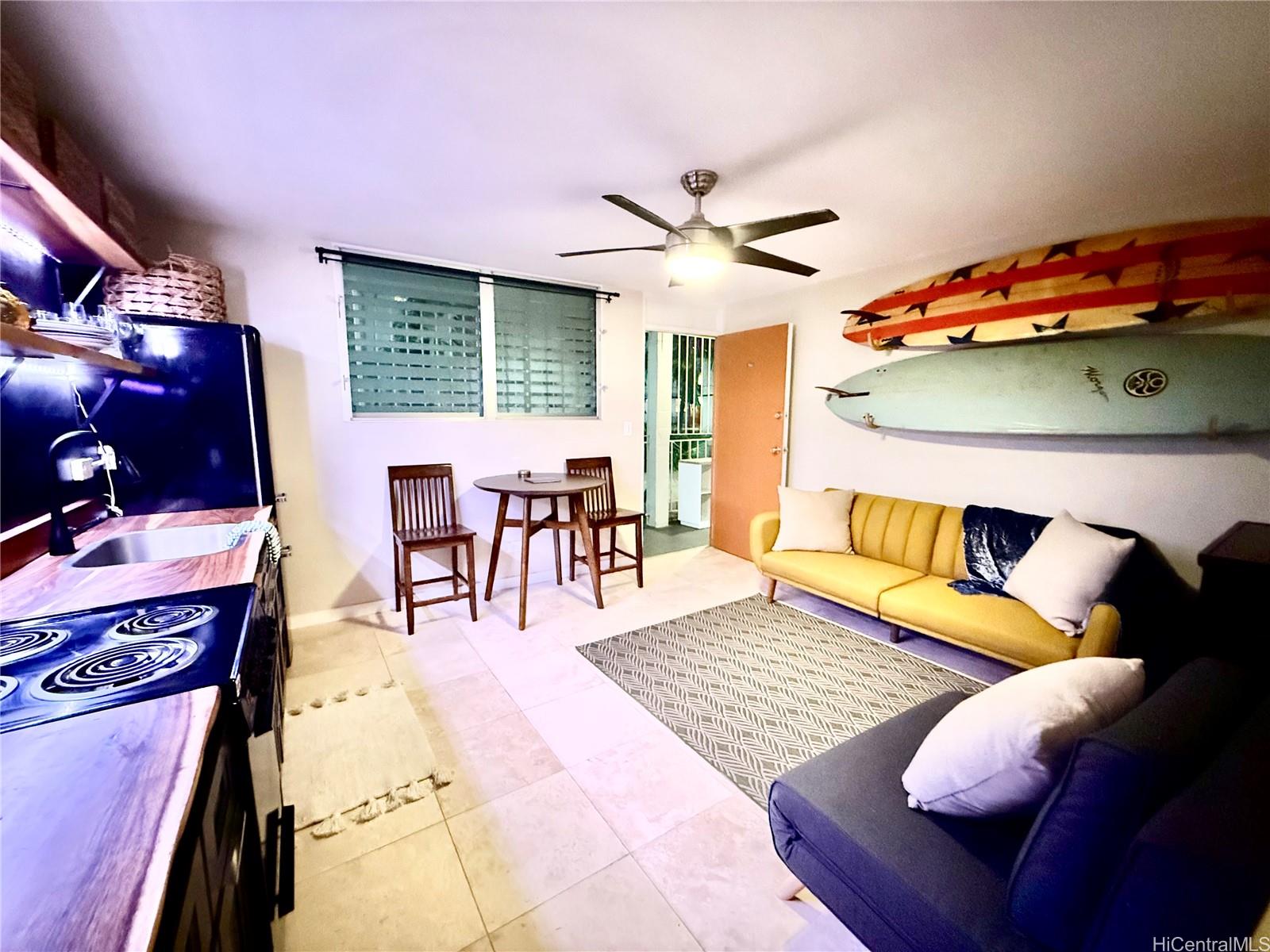 236 Liliuokalani Avenue  Unit 204