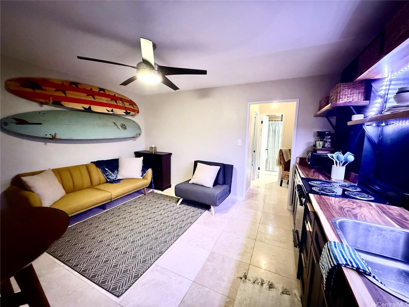 236 Liliuokalani Avenue  Unit 204