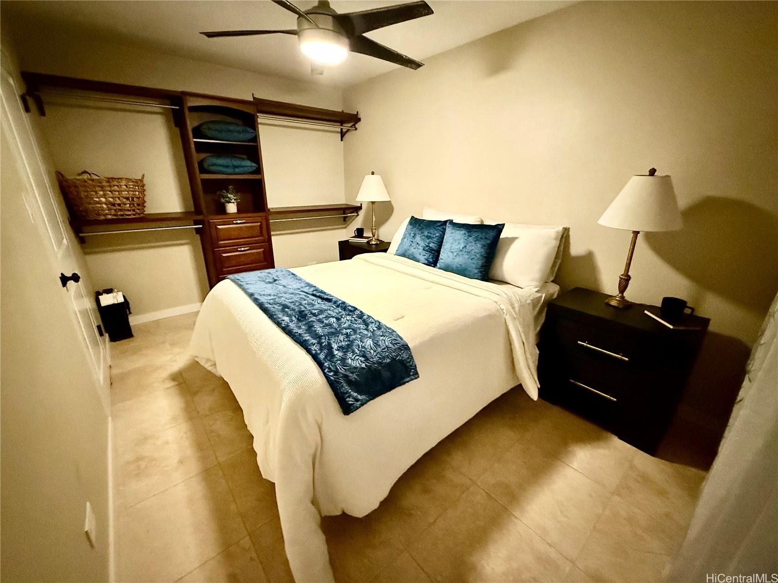 236 Liliuokalani Avenue  Unit 204