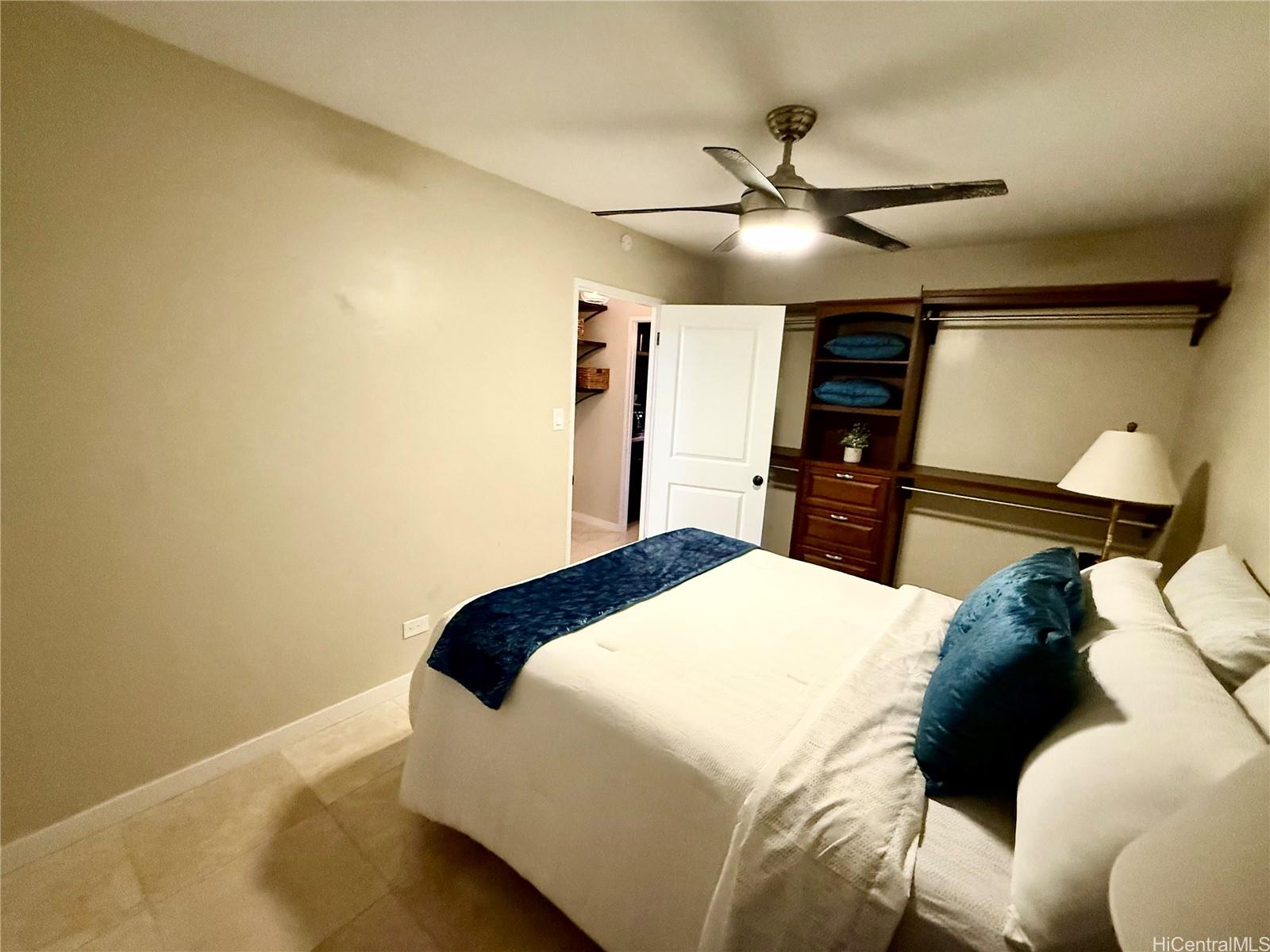 236 Liliuokalani Avenue  Unit 204