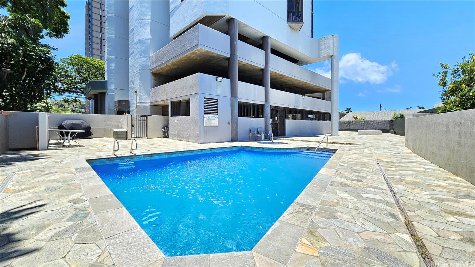 2040 Nuuanu Avenue  Unit 703
