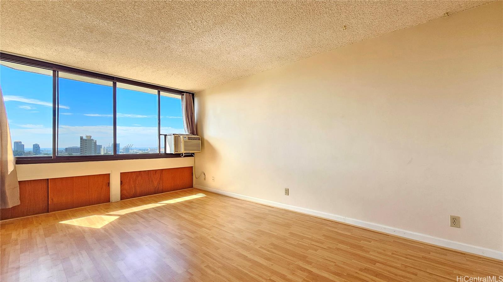 2040 Nuuanu Avenue  Unit 703