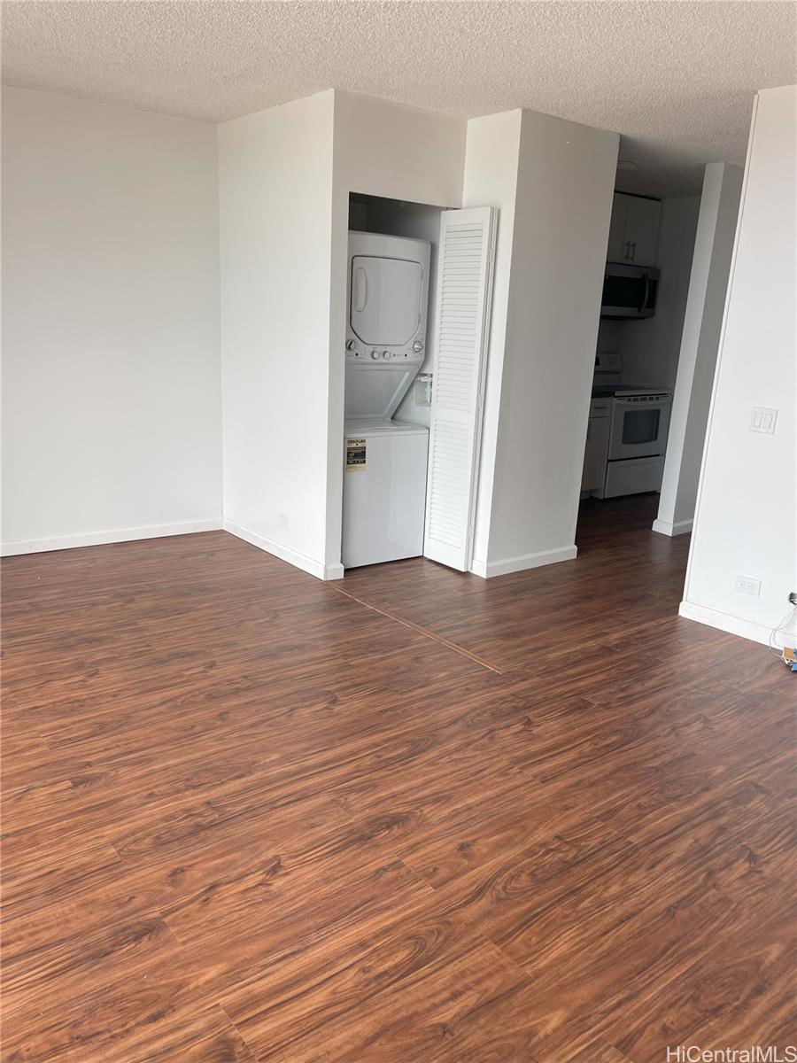 Photo 5 of 25